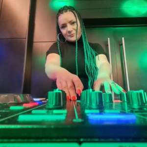 DJ NICOLLE B