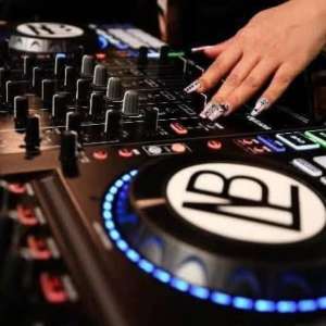 DJ NICOLLE B