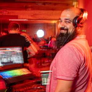 DJ ARMIN