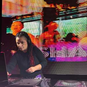 DJ NICOLLE B