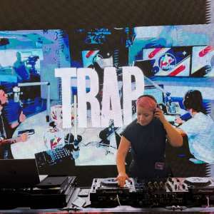 DJ NICOLLE B