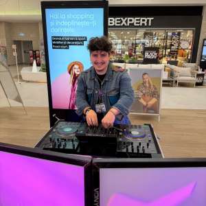 DJ TAVI